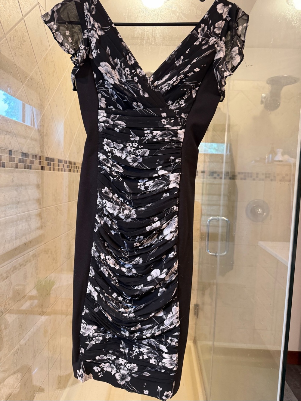 White House Black Market Black & White Floral Ruched V-Neck Midi Dress